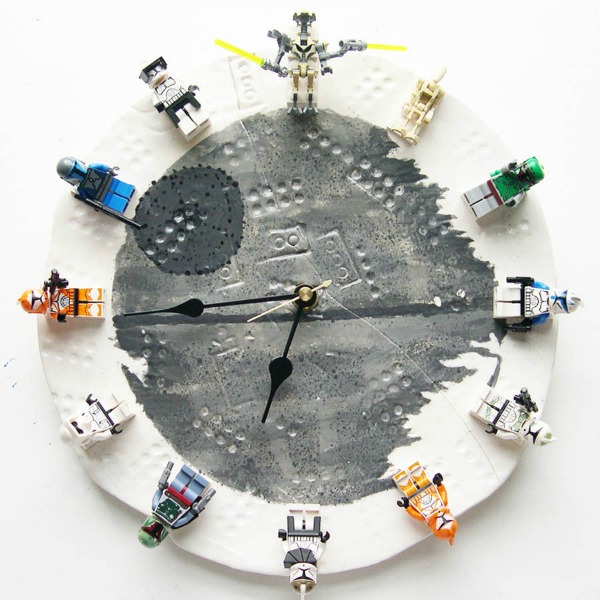 Interchangeable Star Wars Lego Clock by Instructables