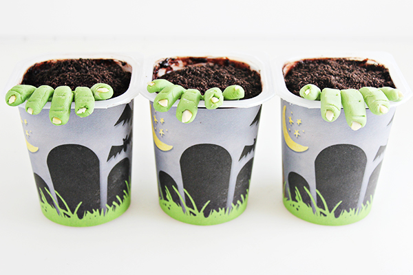 Zombie Graveyard Pudding Cups with Free Printable Label