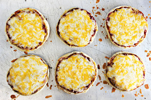 Easy English Muffin Pizzas Recipe