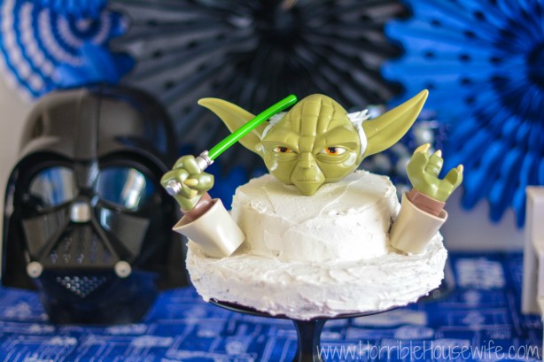 Star Wars Yoda Cake by Horrible Housewife