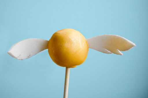 Golden Snitch Butterbeer Cake Pops