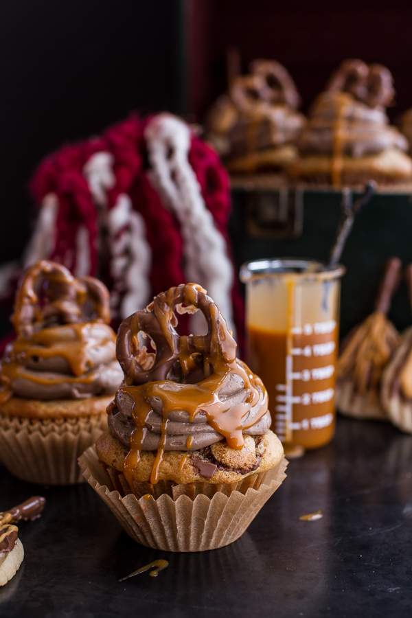 Death by Butterbeer Cupcakes w/ Treacle Butter Frosting Chocolate Covered Pretzels