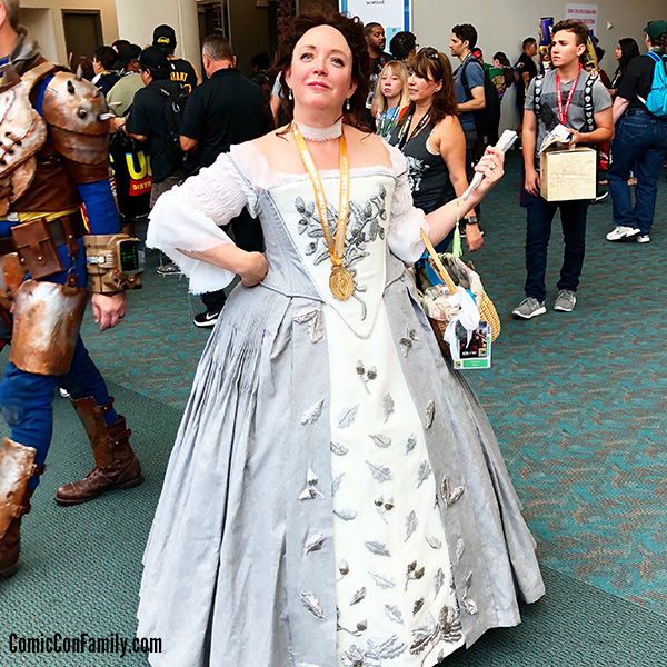 Claire Fraser Outlander Wedding Cosplay at San Diego Comic-Con 2018